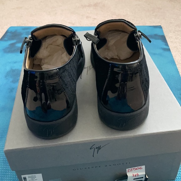 men’s size 42/US 9 Giuseppe ZSneakers. Fairly used - Picture 6 of 8